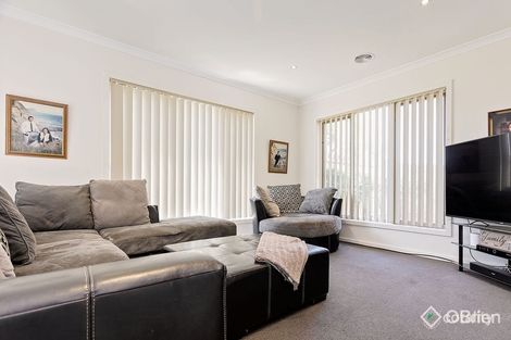 Property photo of 2 Richmond Crescent Werribee VIC 3030