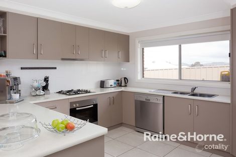 Property photo of 2/19 Clarence Place Tatton NSW 2650