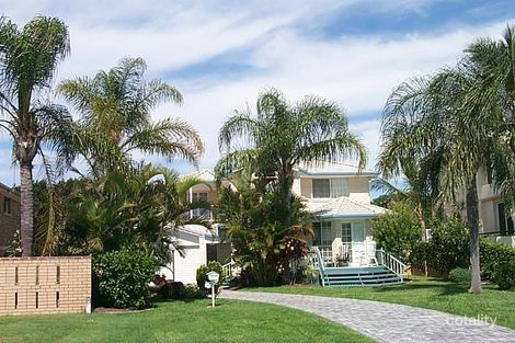 6 Constance Esp, Runaway Bay, QLD 4216