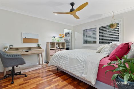 Property photo of 1 Wattle Street Victoria Point QLD 4165