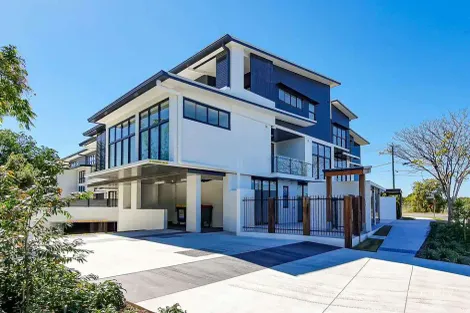 202/208 Norman Ave, Norman Park, QLD 4170