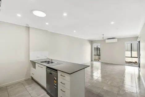 Property photo of 5/40 Taurus Circuit Coomera QLD 4209