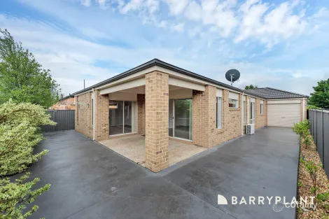 Property photo of 5 Paxton Link Pakenham VIC 3810