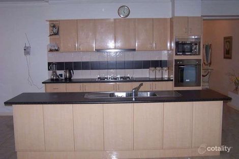 Property photo of 15 Crouch Court Roxburgh Park VIC 3064