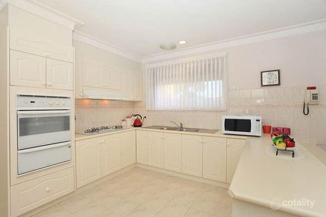 Property photo of 17 Ester Drive Mill Park VIC 3082