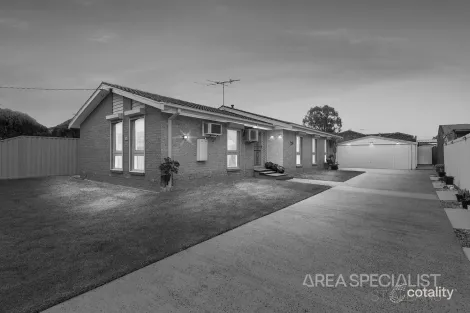 Property photo of 44 Tarana Crescent Kings Park VIC 3021