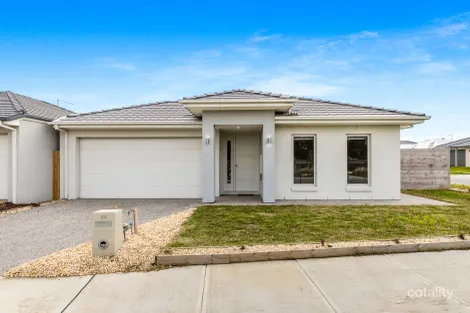 Property photo of 33 Authentic Avenue Cranbourne South VIC 3977