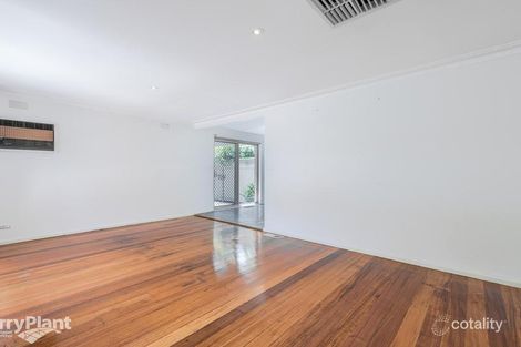 Property photo of 1/5 Pach Road Wantirna South VIC 3152