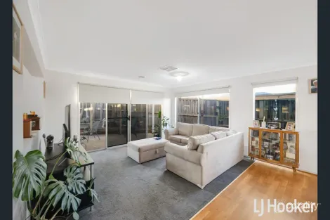 Property photo of 14 Harry Vallence Drive Maddingley VIC 3340