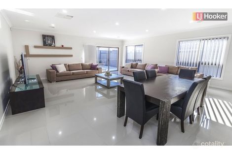 Property photo of 9 Mountleigh Circuit Craigieburn VIC 3064