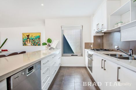 Property photo of 1/4-12 Fisher Parade Ascot Vale VIC 3032