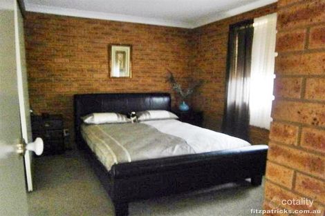 Property photo of 4/26 Kenneally Street Kooringal NSW 2650