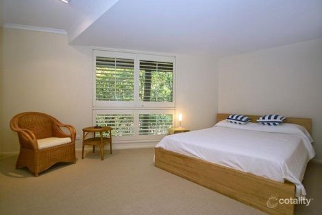 Property photo of 10 Crusoe Court Castaways Beach QLD 4567