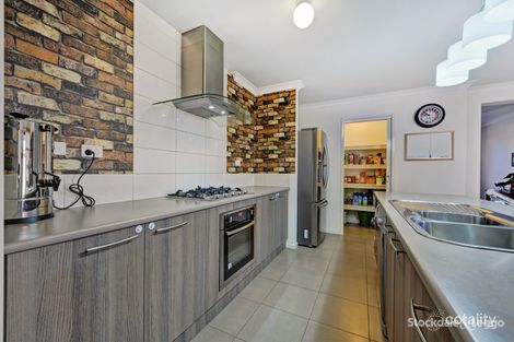 Property photo of 12 Arrowsmith Crescent Mooroopna VIC 3629