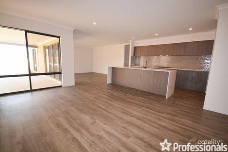 Property photo of 18 Goldsworthy Loop Dawesville WA 6211