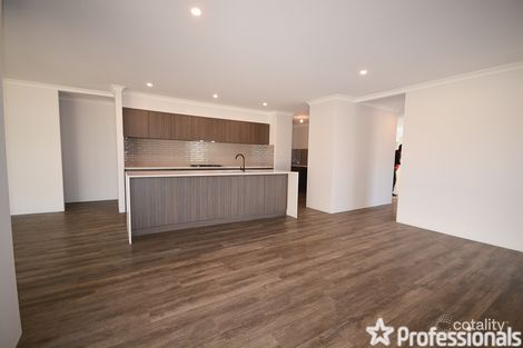 Property photo of 18 Goldsworthy Loop Dawesville WA 6211