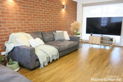 Property photo of 5 McNicholl Way Delahey VIC 3037