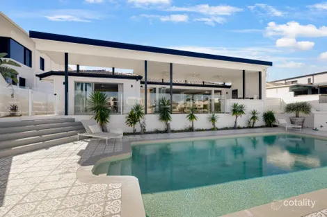 Property photo of 6 Grant Place Broadbeach Waters QLD 4218
