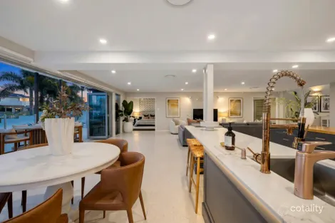 Property photo of 6 Grant Place Broadbeach Waters QLD 4218
