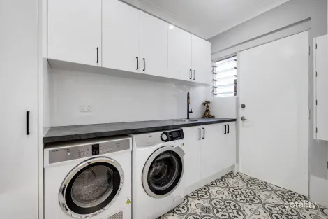 Property photo of 18 Mill Hill Port Macquarie NSW 2444