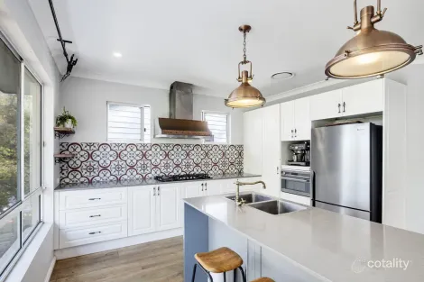 Property photo of 18 Mill Hill Port Macquarie NSW 2444