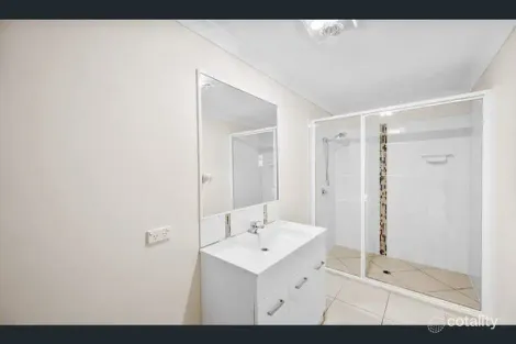 Property photo of 12 Deveney Drive Kirkwood QLD 4680