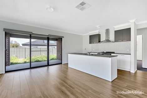 Property photo of 48 Nesting Vista Craigieburn VIC 3064