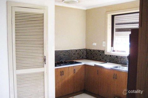 Property photo of 18 Mulhall Drive St Albans VIC 3021