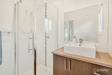 Property photo of 37 Thorngrove Avenue Craigieburn VIC 3064