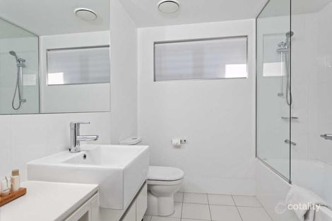 Property photo of 361/30 Macrossan Street Brisbane City QLD 4000