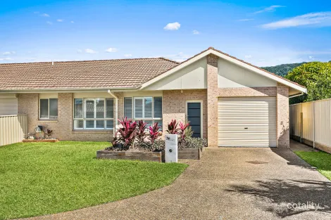 2/6 Hutchinson Dr, Balgownie, NSW 2519