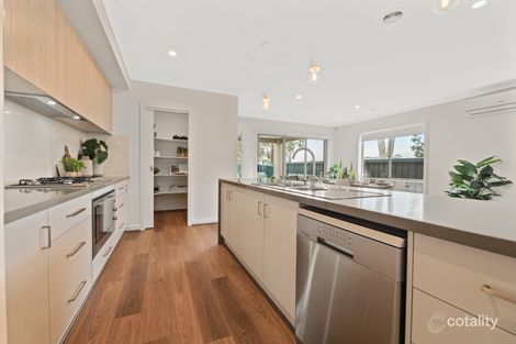 Property photo of 31 Snead Boulevard Cranbourne VIC 3977