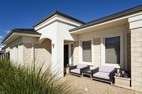 Property photo of 42 Halcyon Way Atwell WA 6164