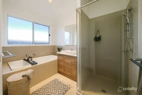 Property photo of 16 McAulay Avenue Highfields QLD 4352