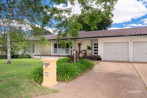 27 Balmoral Cres, Lake Albert, NSW 2650