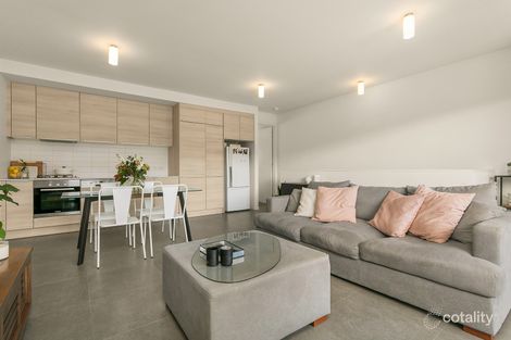 Property photo of 16 Lakeside Crescent Keilor East VIC 3033