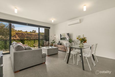 Property photo of 16 Lakeside Crescent Keilor East VIC 3033