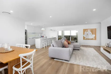 Property photo of 88 Indigo Drive Lloyd NSW 2650