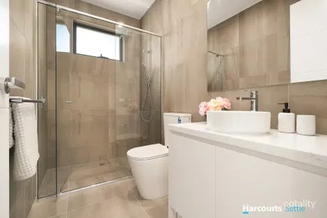 Property photo of 2/5 Aikman Crescent Chadstone VIC 3148