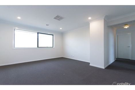 Property photo of 11 Carnaby Grove Burnside VIC 3023