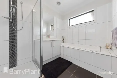 Property photo of 2/21 Leslie Street St Albans VIC 3021