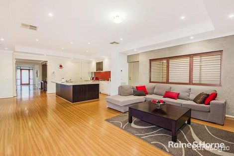 Property photo of 14 Birchgrove Way Taylors Hill VIC 3037