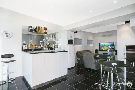Property photo of 6 Martingale Court Cleveland QLD 4163