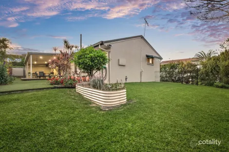 Property photo of 2 Thornburgh Street Oxley QLD 4075