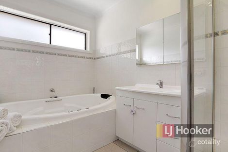 27 Acacia Rd, Ferntree Gully, VIC 3156