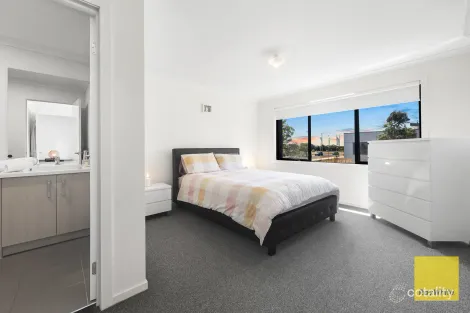 Property photo of 14 Pippen Loop Deanside VIC 3336