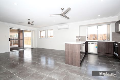 Property photo of 17 Wright Crescent Flinders View QLD 4305