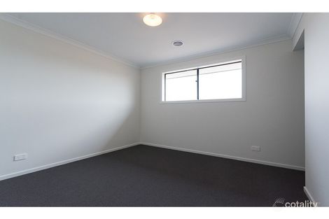 Property photo of 11 Carnaby Grove Burnside VIC 3023