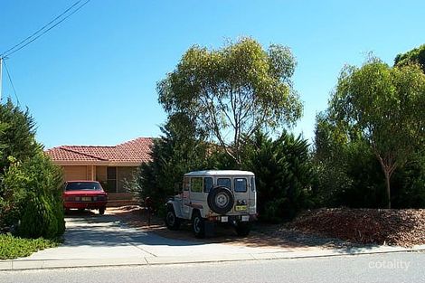 11 Bridgedale Cl, Beldon, WA 6027