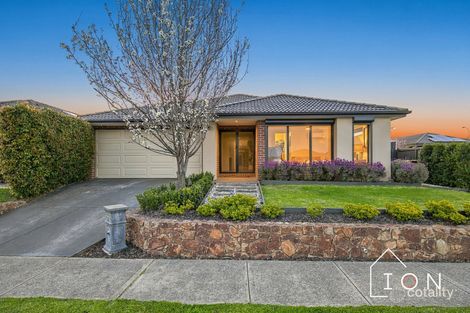16 Hartleigh St, Clyde, VIC 3978
